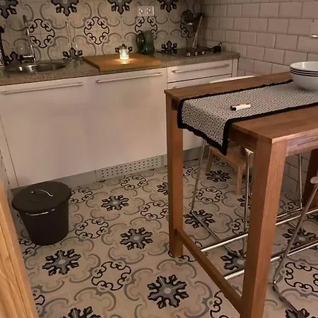 Cozy Renovated Studio Located In Centre Of And Puerto Marina Benalmádena