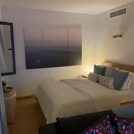 Cozy Renovated Studio Located In Centre Of And Puerto Marina *